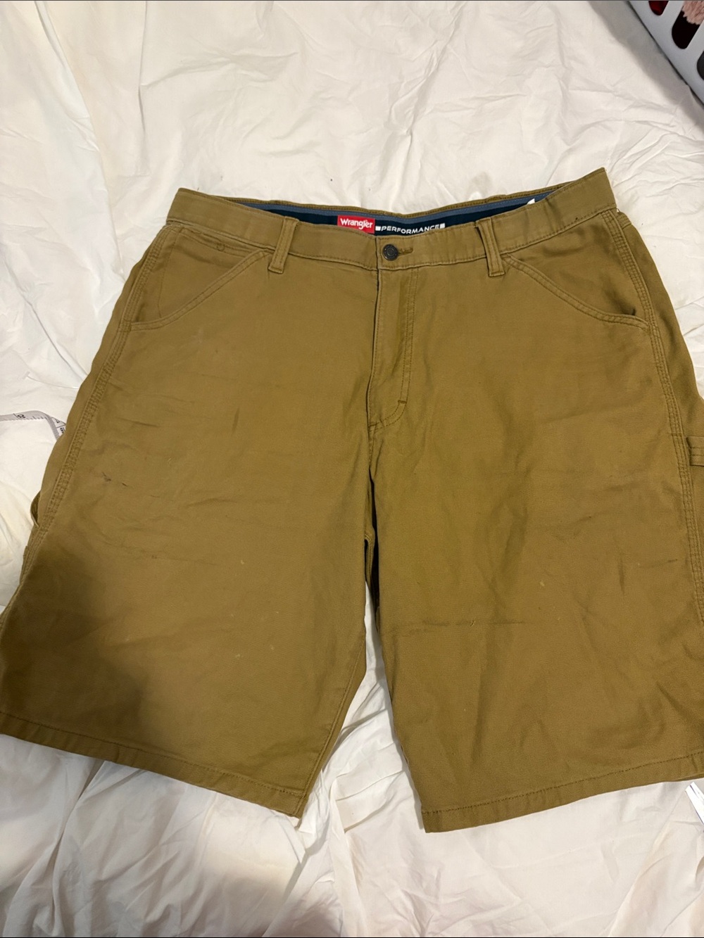 Wrangler Men's Olive-Tan Cargo Shorts